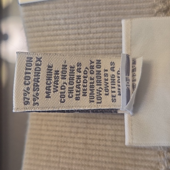 NWT St John's Bay Casual Tan Women Shorts, Size 4 - Picture 6 of 6